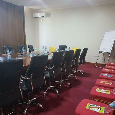 Nashera Hotel Dodoma Экстерьер фото